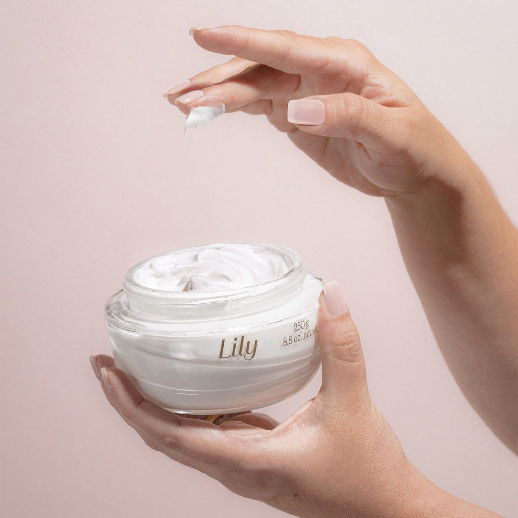Lily Creme Acetinado Hidratante Desodorante Corporal, 250g
